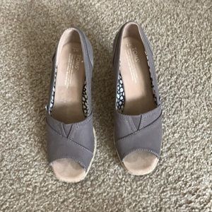 TOMS Classic Wedge Pump